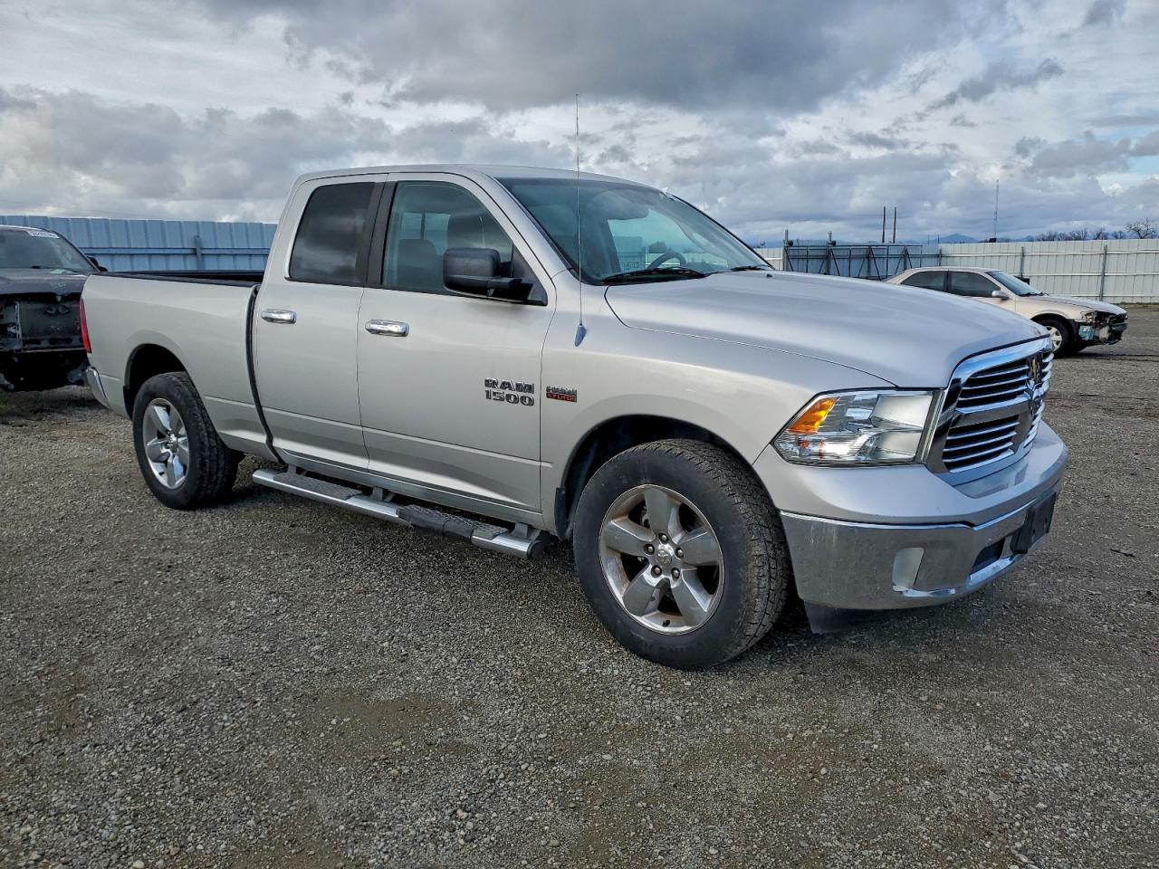 2013 RAM 1500 SLT photo 4