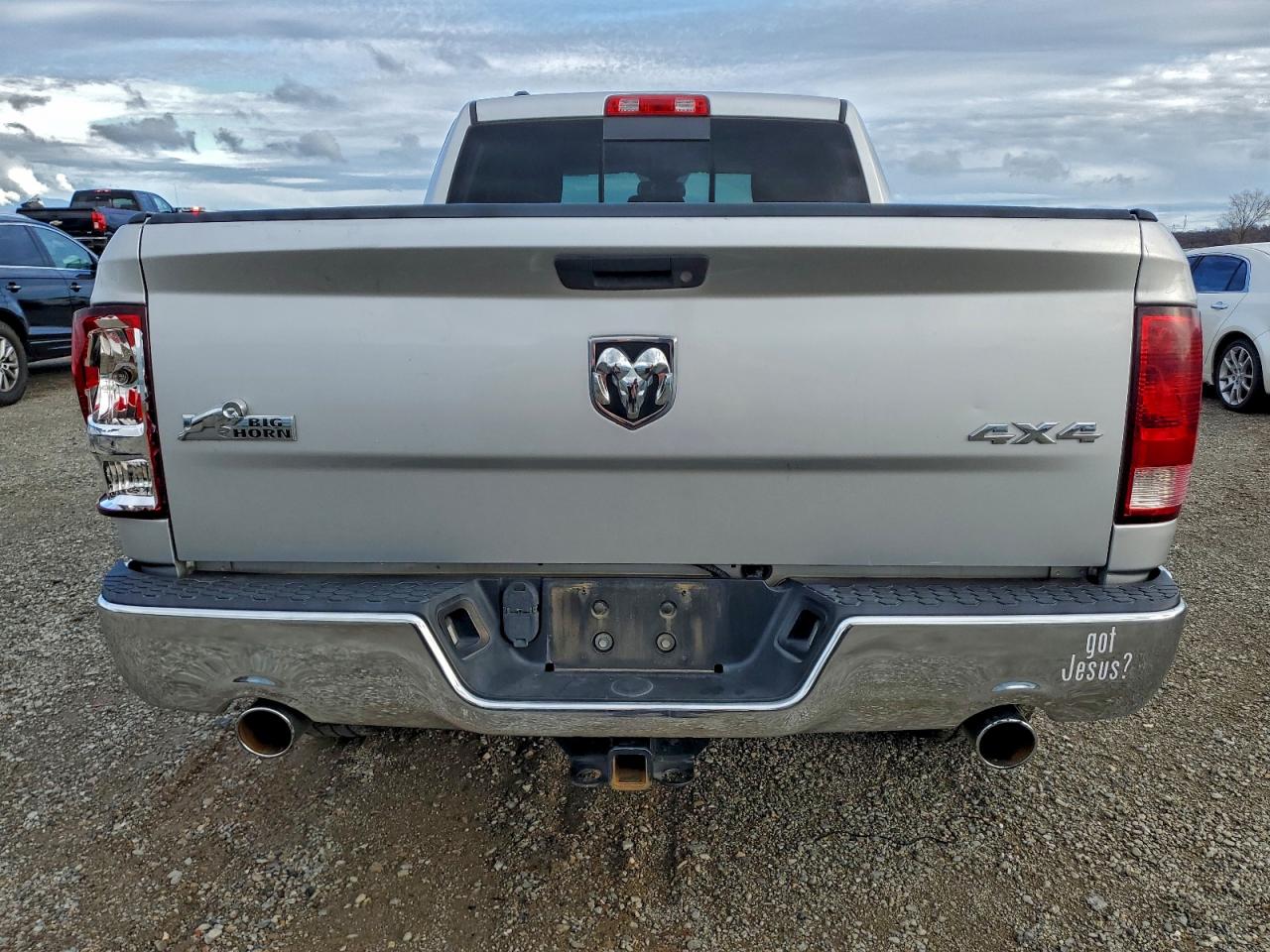 2013 RAM 1500 SLT photo 6