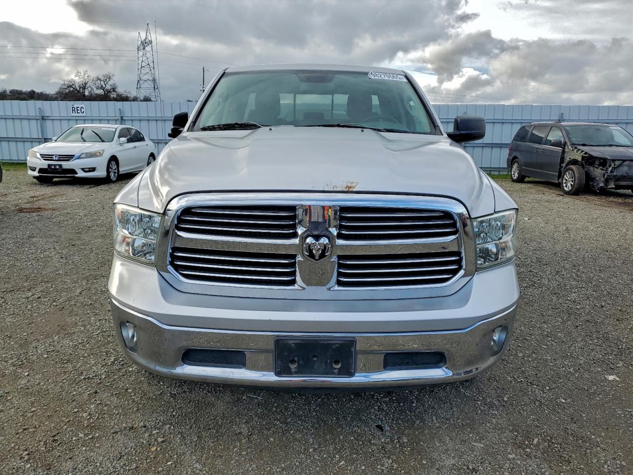 2013 RAM 1500 SLT photo 5