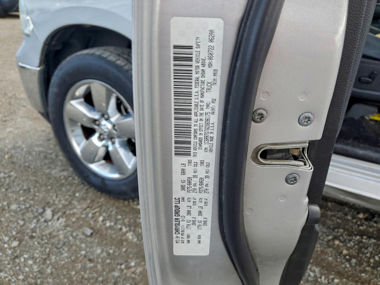 2013 RAM 1500 SLT photo 12