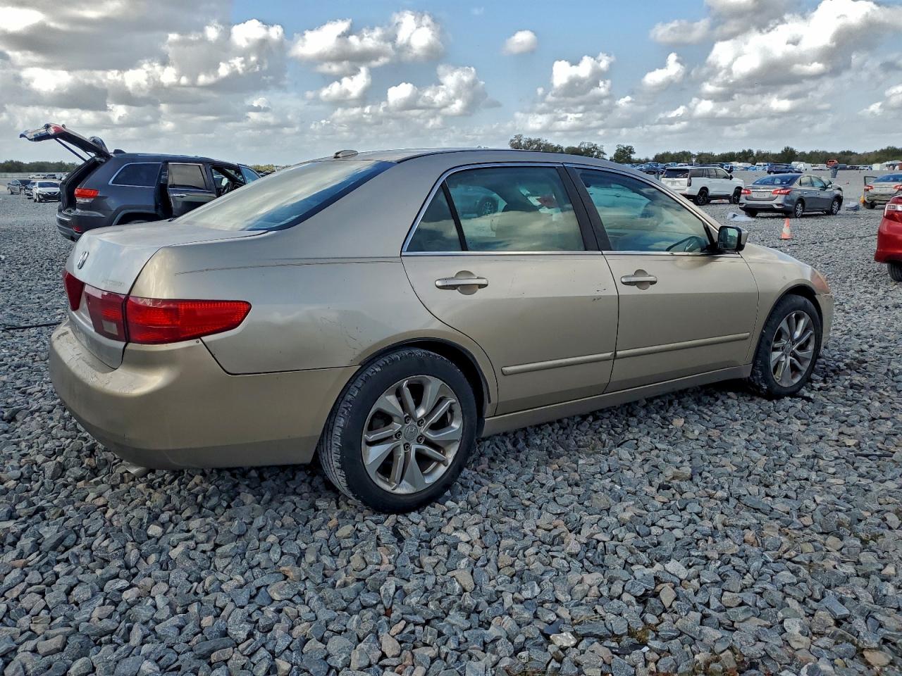 2005 HONDA ACCORD EX photo 3