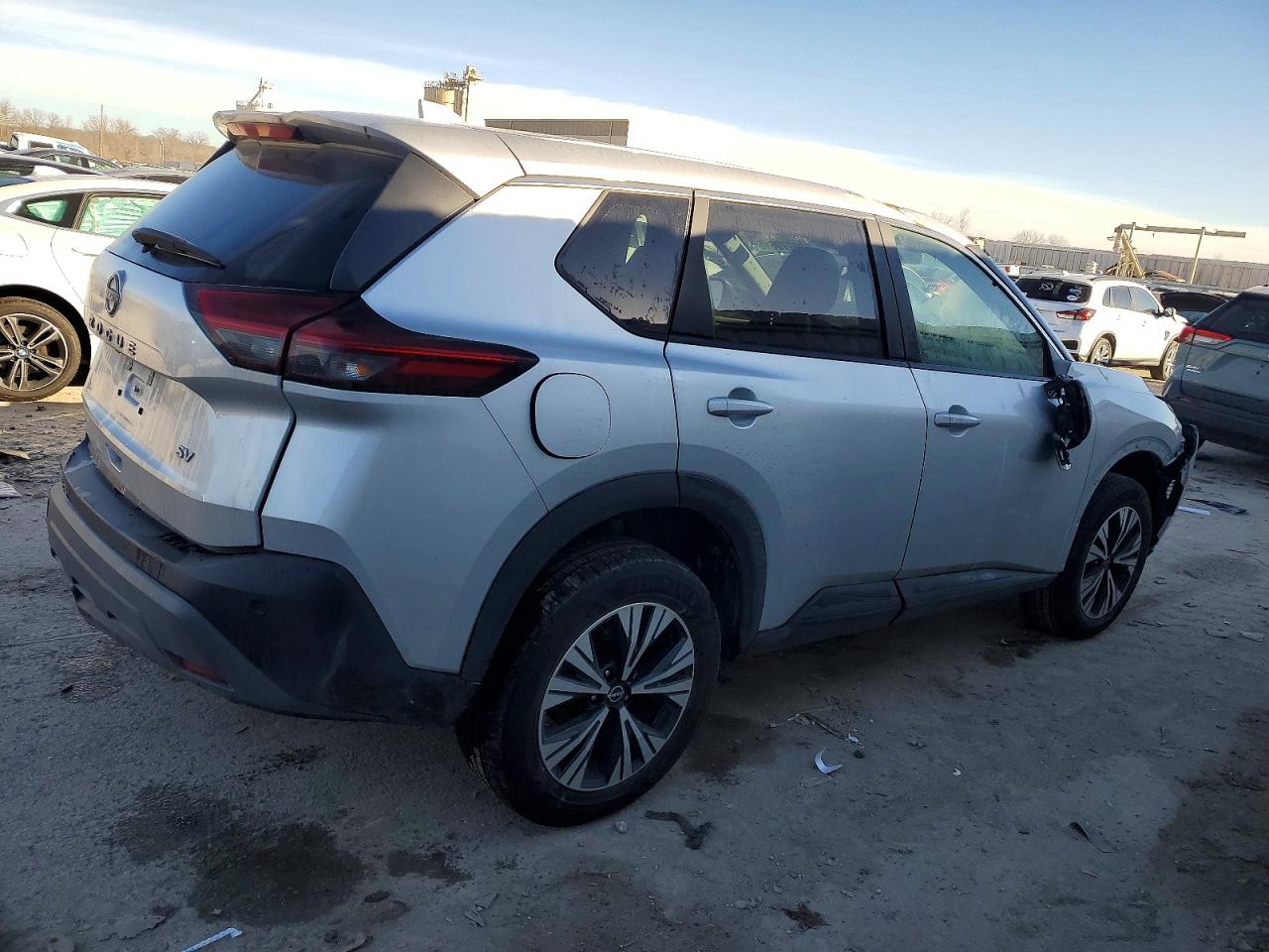2023 NISSAN ROGUE SV photo 3