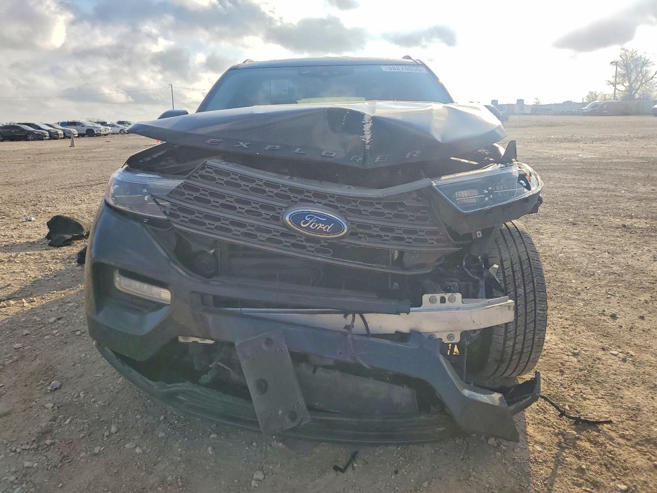 2023 FORD EXPLORER XLT photo 5