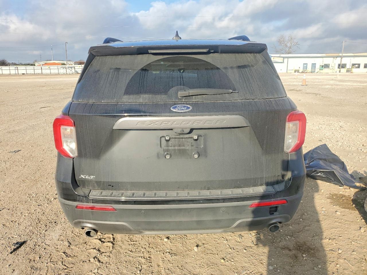 2023 FORD EXPLORER XLT photo 6