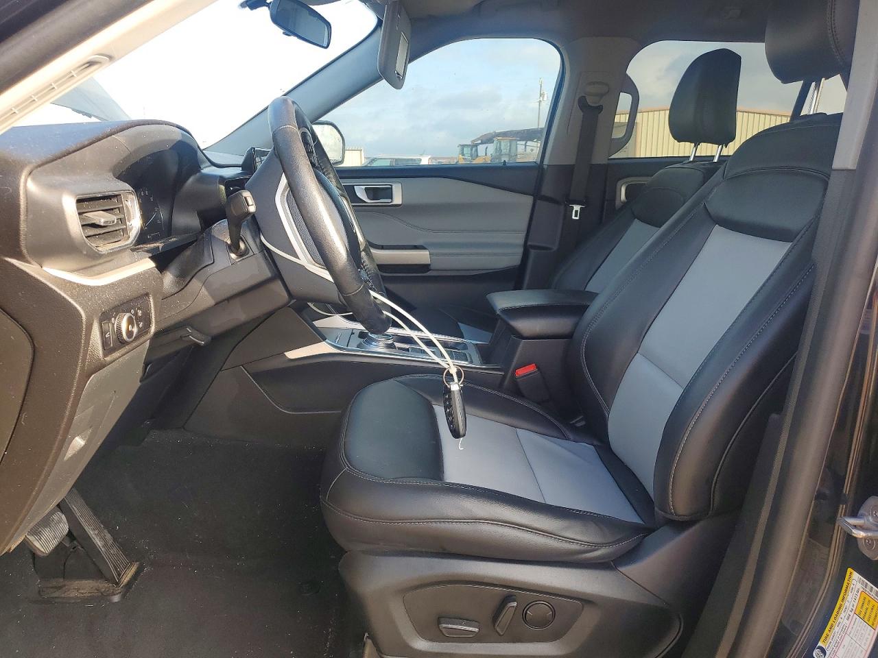 2023 FORD EXPLORER XLT photo 7