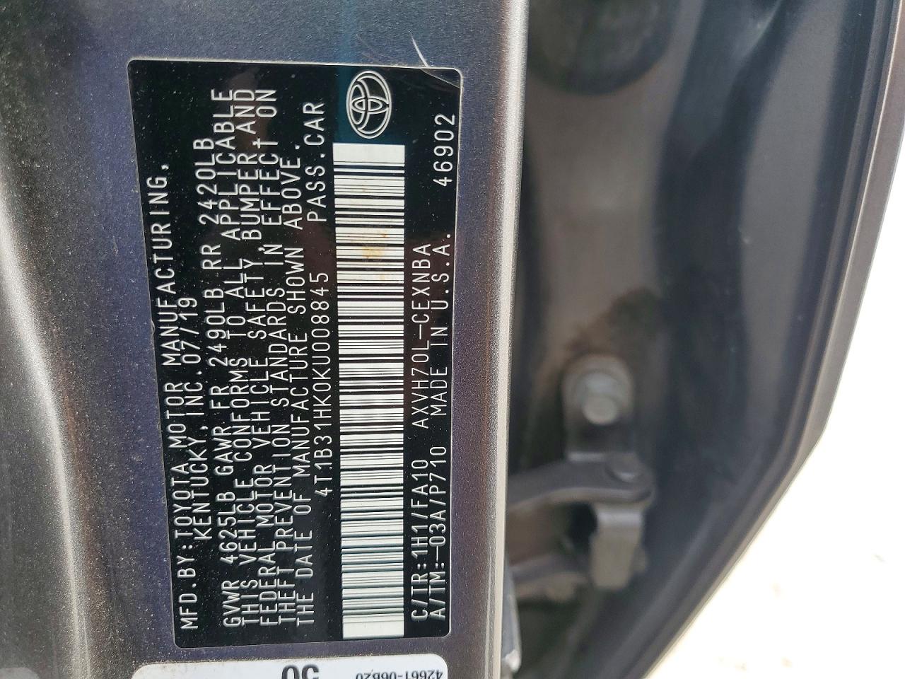 2019 TOYOTA CAMRY LE photo 12