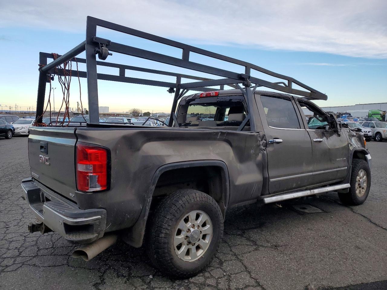 2015 GMC SIERRA K2500 SLT photo 3