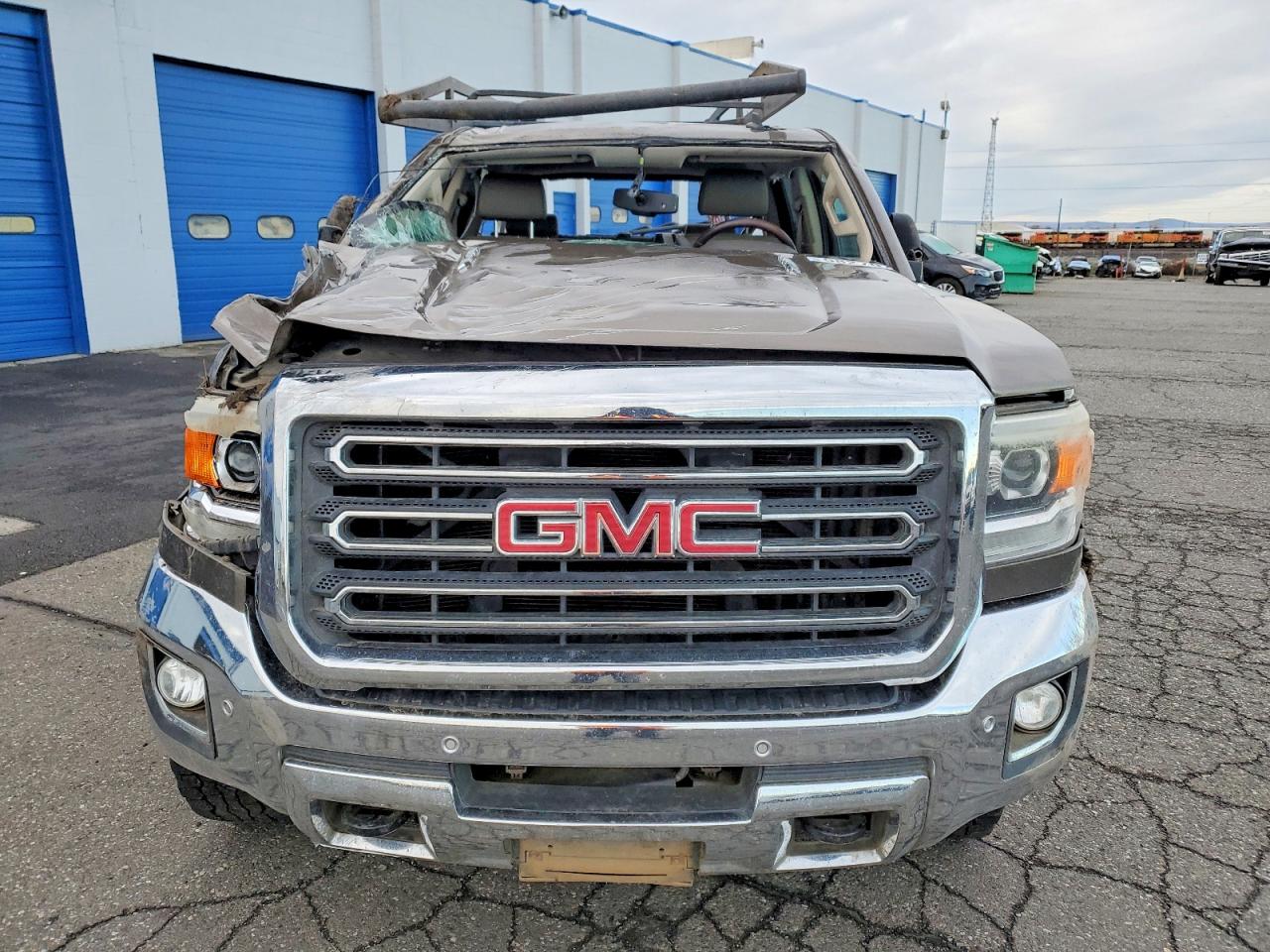 2015 GMC SIERRA K2500 SLT photo 5