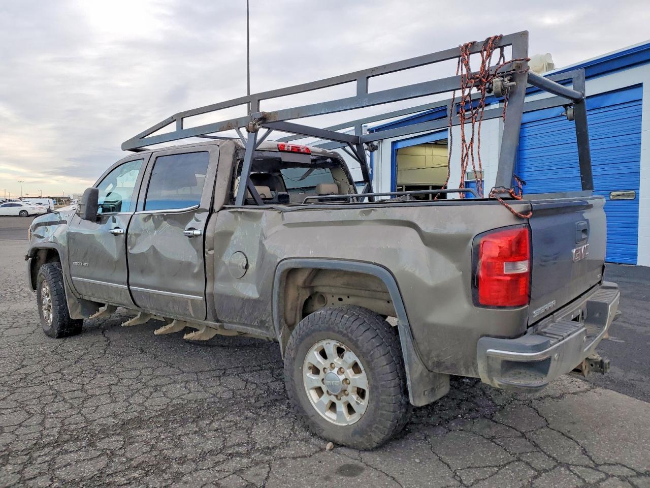 2015 GMC SIERRA K2500 SLT photo 2