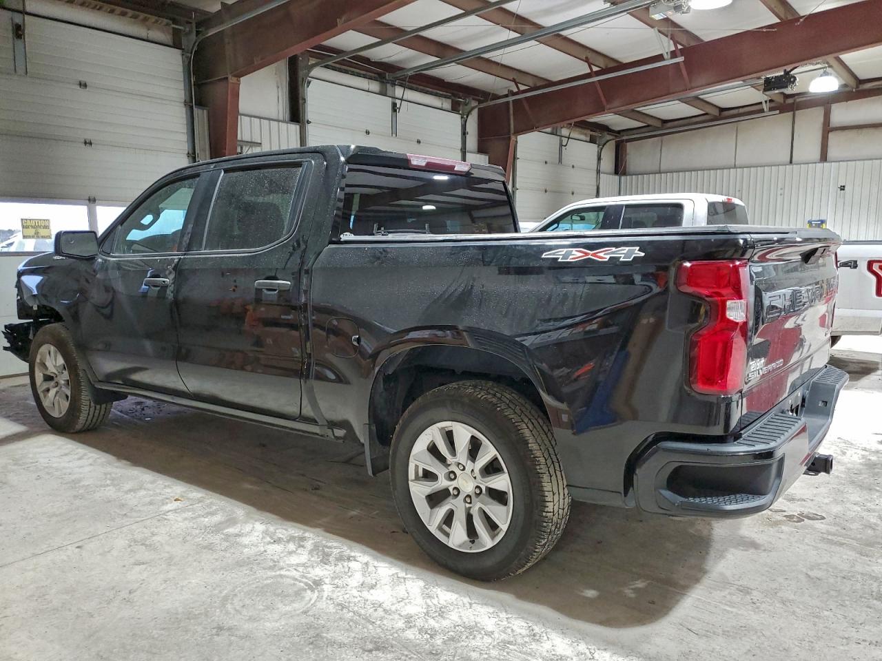 2020 CHEVROLET SILVERADO K1500 CUSTOM photo 2