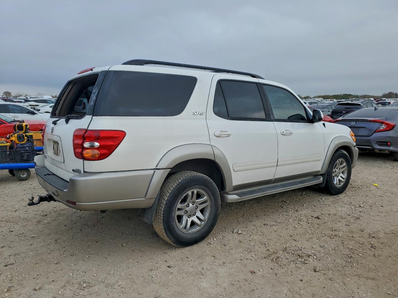 2003 TOYOTA SEQUOIA SR5 photo 3