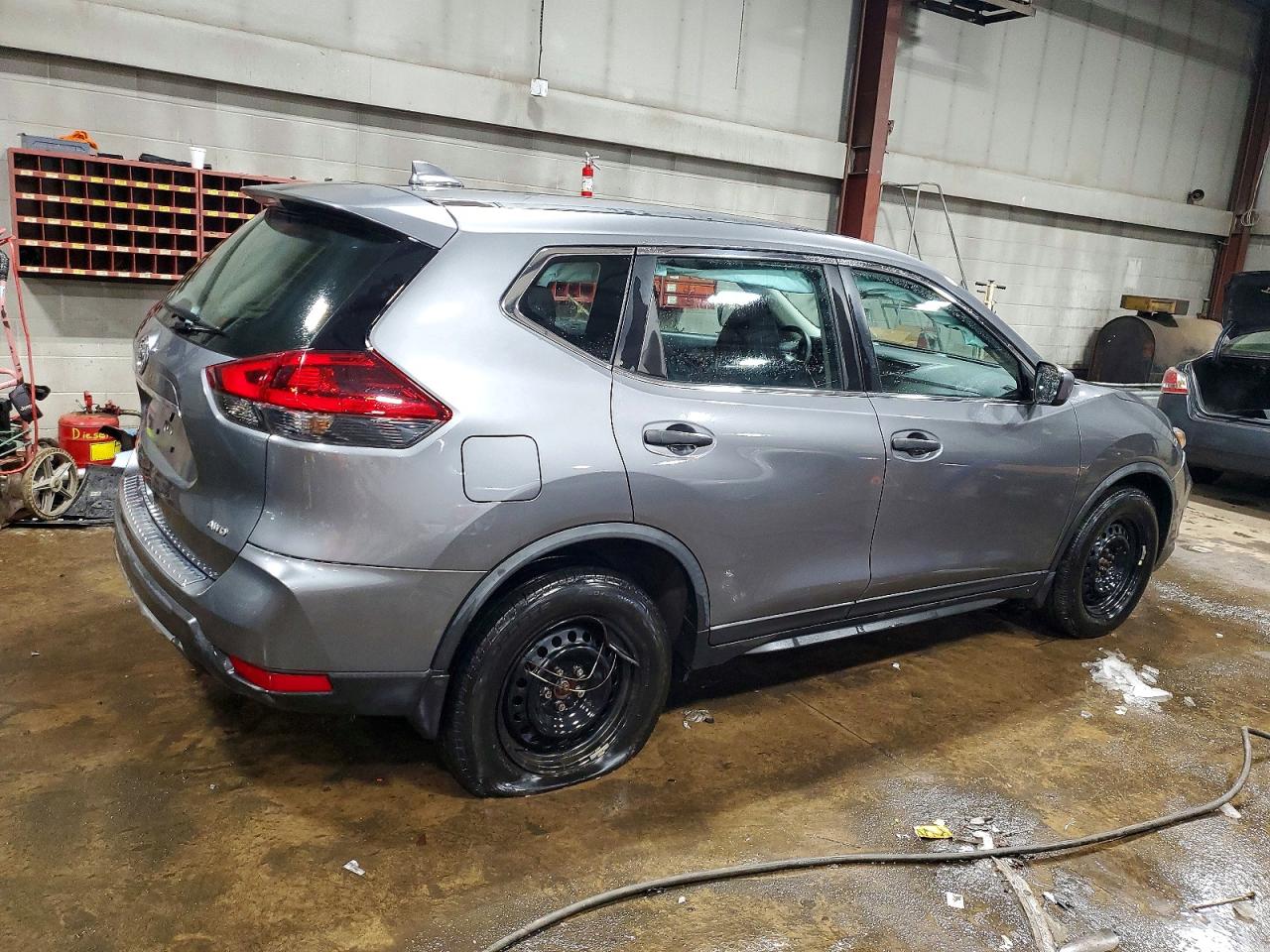 2018 NISSAN ROGUE S photo 3