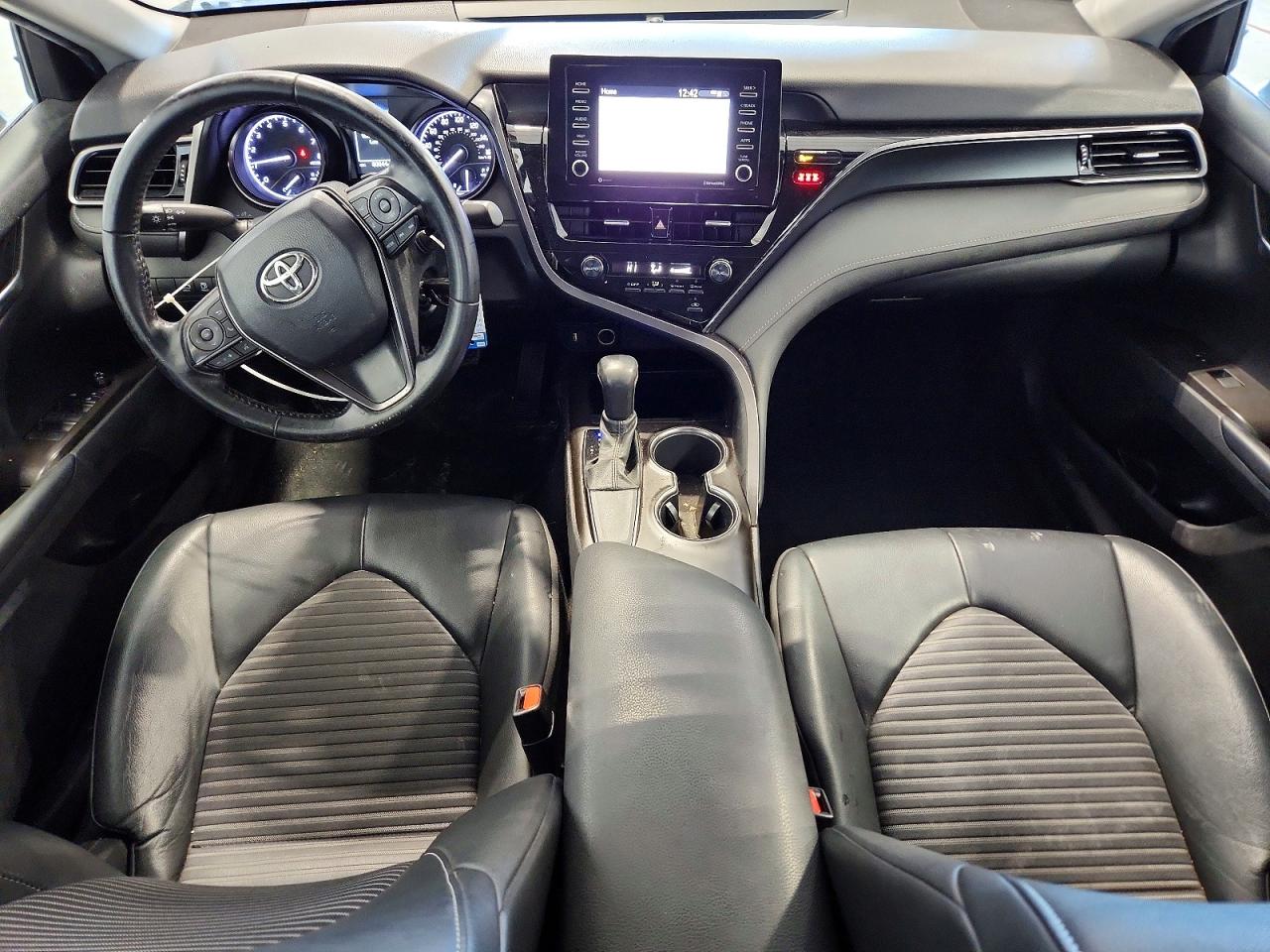 2021 TOYOTA CAMRY SE photo 8