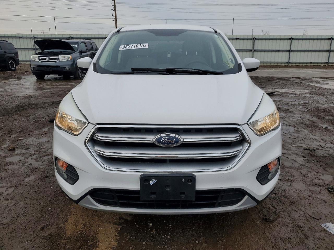 2017 FORD ESCAPE SE photo 5
