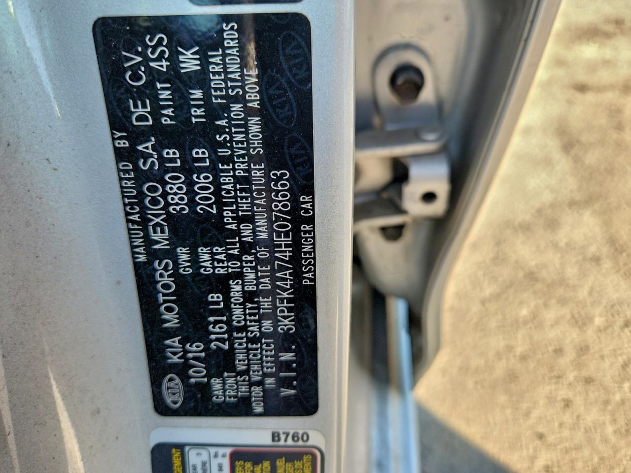 2017 KIA FORTE LX photo 12