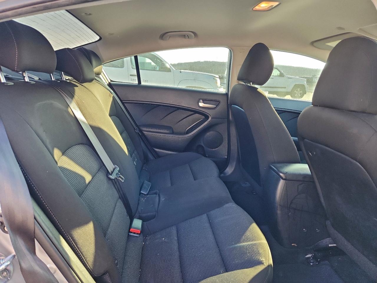 2017 KIA FORTE LX photo 10