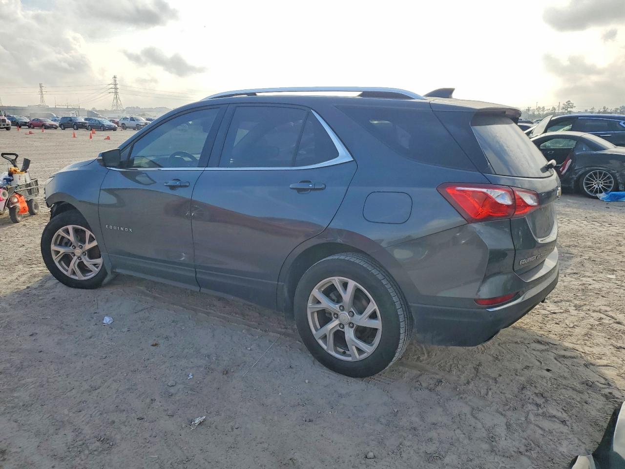 2018 CHEVROLET EQUINOX LT photo 2