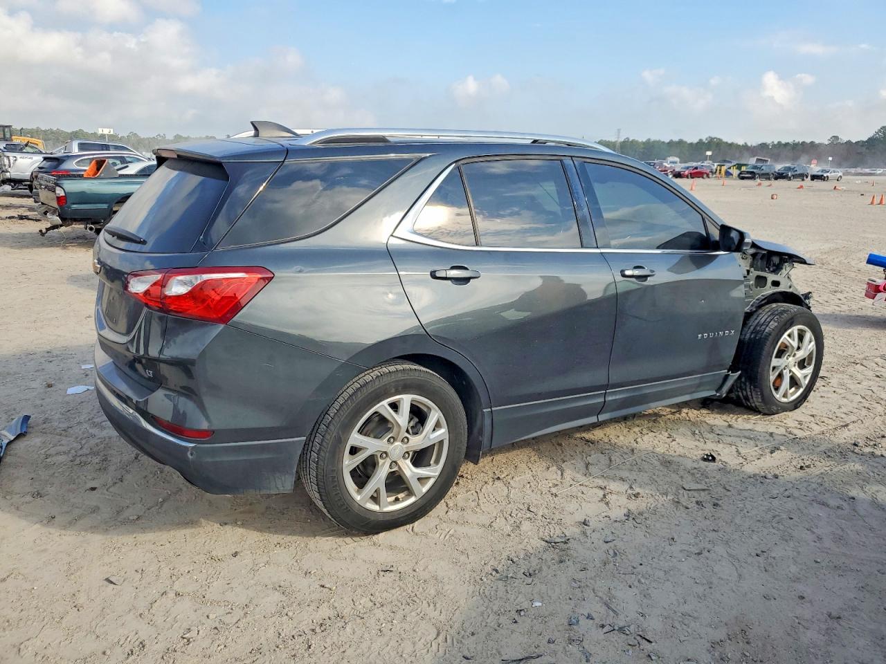 2018 CHEVROLET EQUINOX LT photo 3