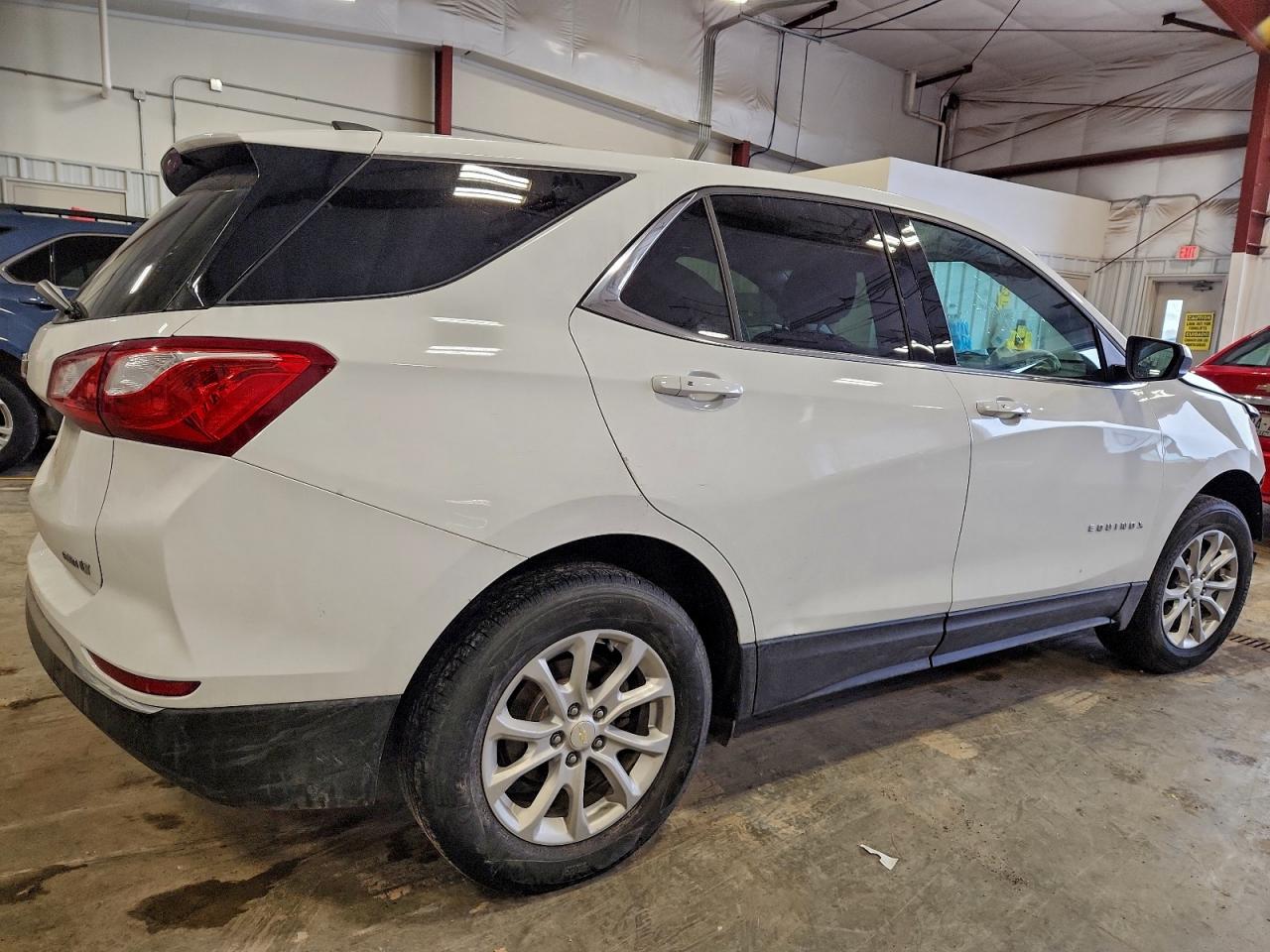 2018 CHEVROLET EQUINOX LT photo 3