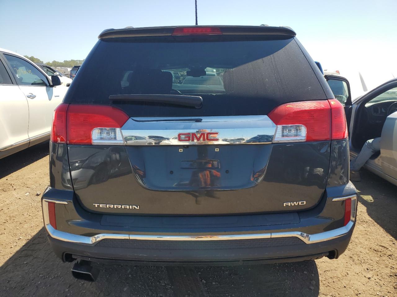 2017 GMC TERRAIN SLE photo 6
