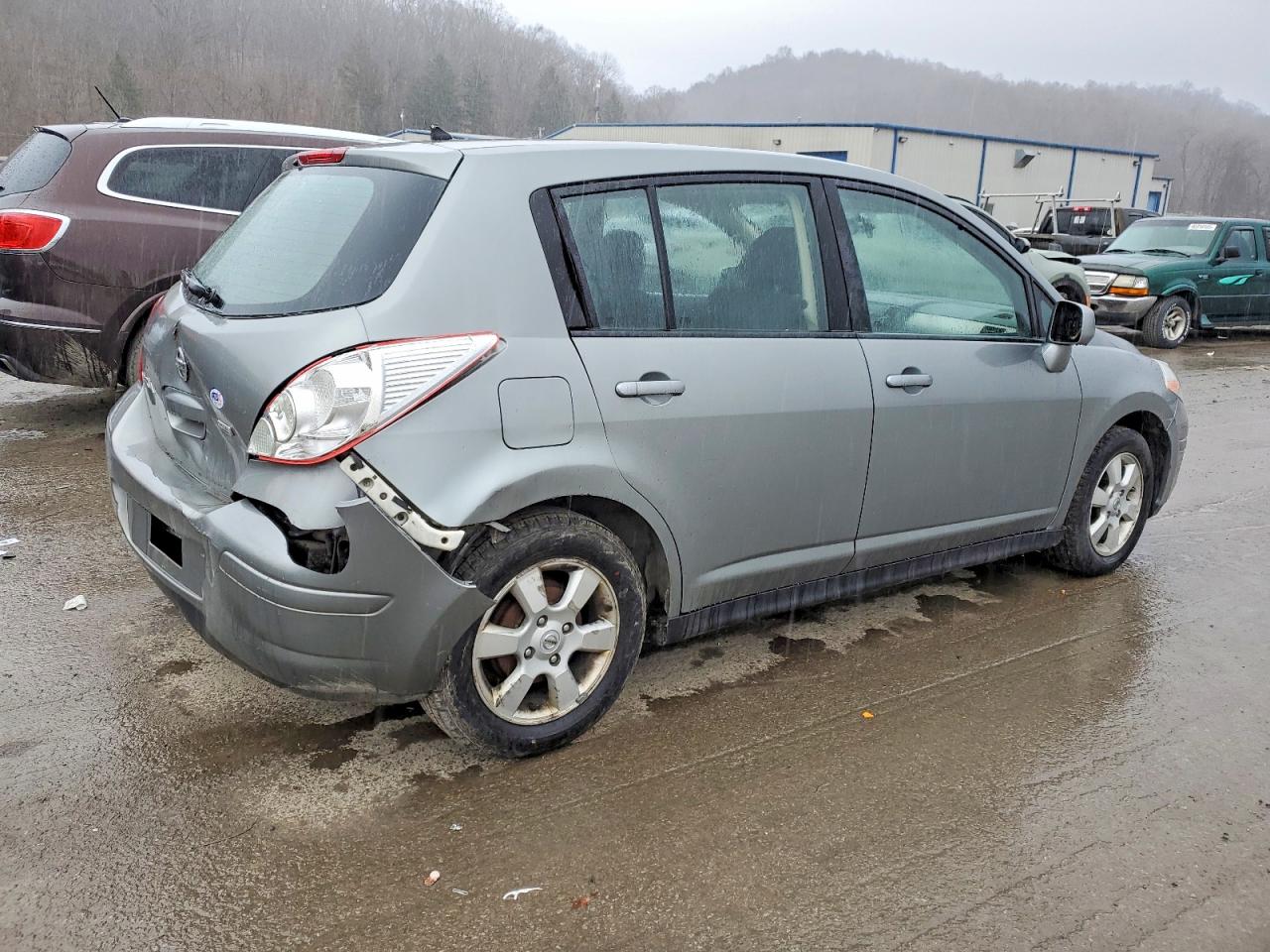 2012 NISSAN VERSA S photo 5