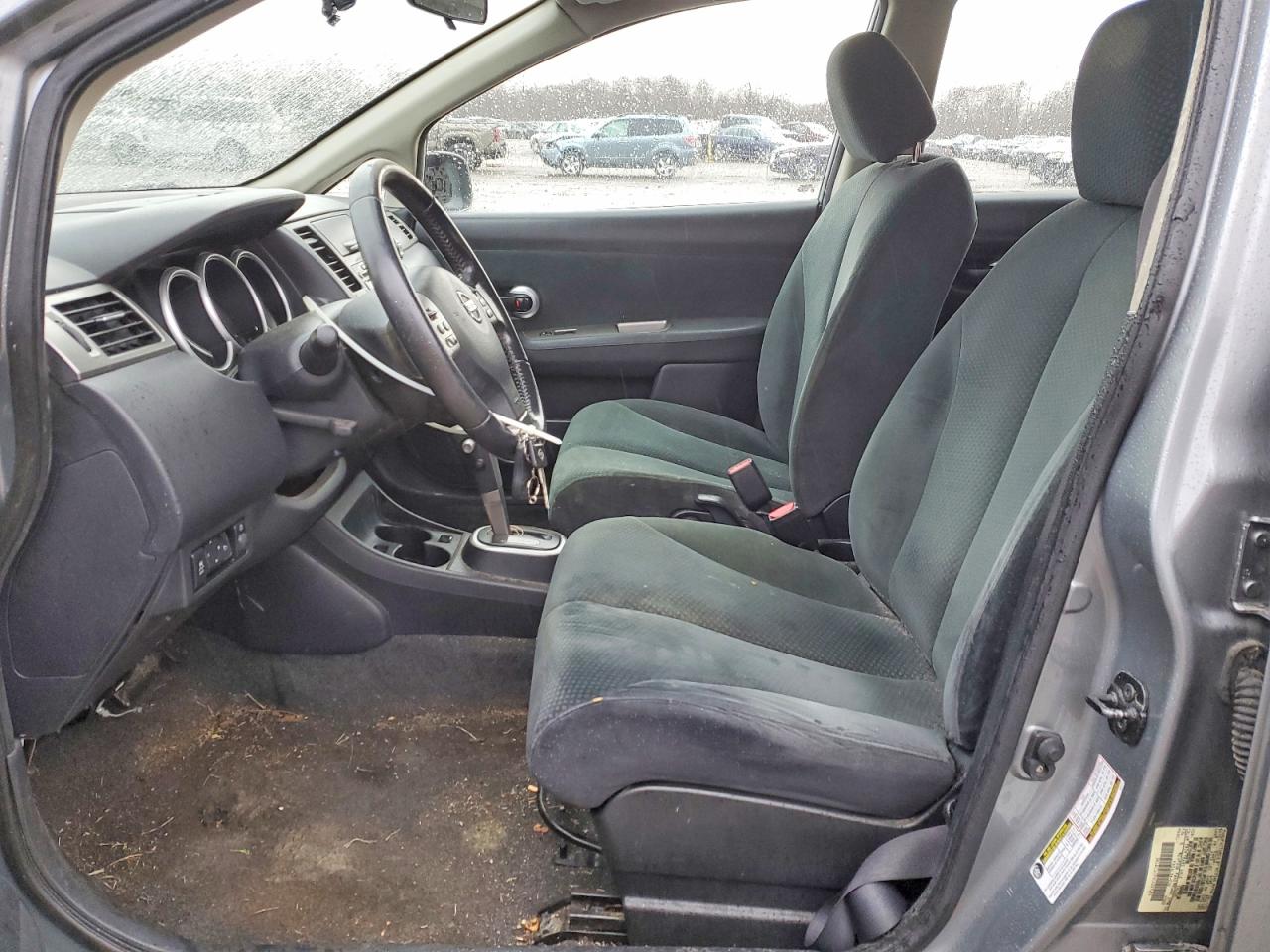 2012 NISSAN VERSA S photo 13