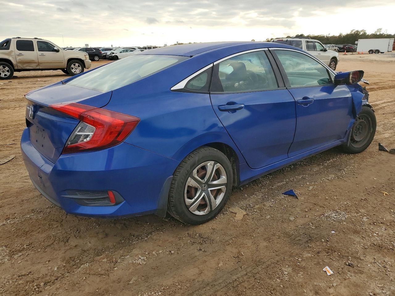 2016 HONDA CIVIC LX photo 3