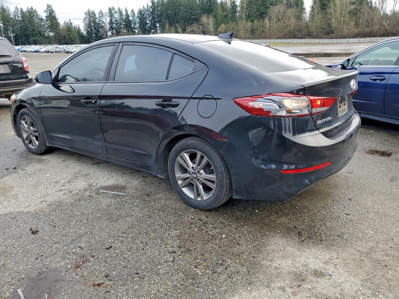2017 HYUNDAI ELANTRA SE photo 2