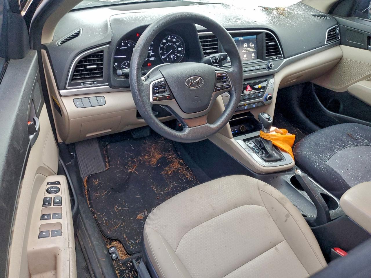 2017 HYUNDAI ELANTRA SE photo 8
