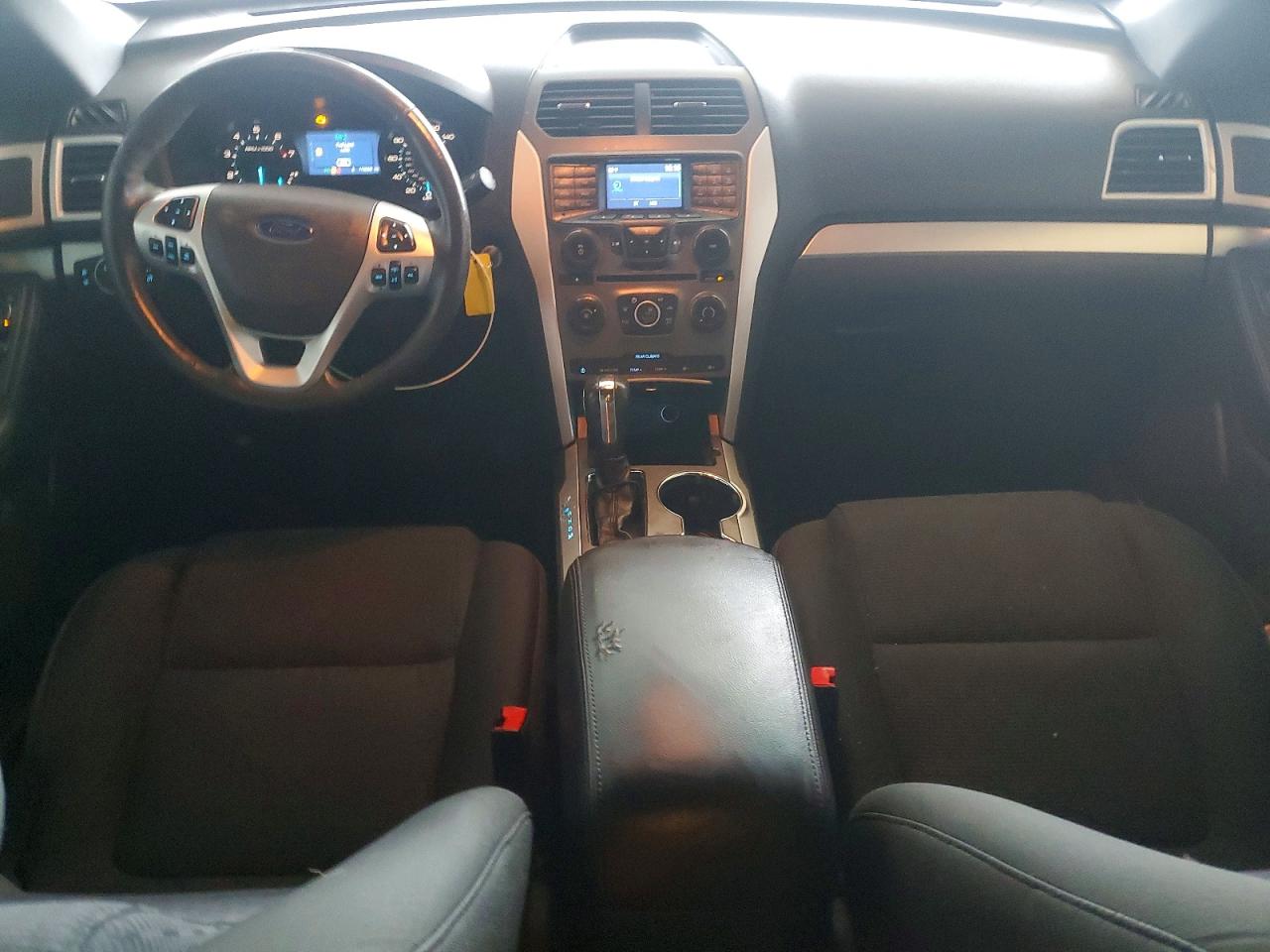 2015 FORD EXPLORER XLT photo 8