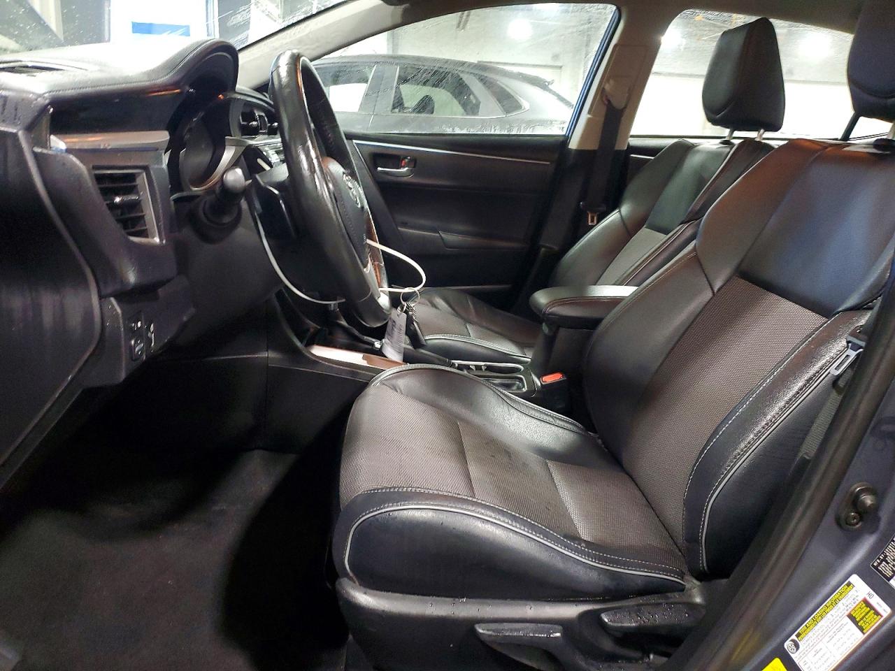 2015 TOYOTA COROLLA L photo 7