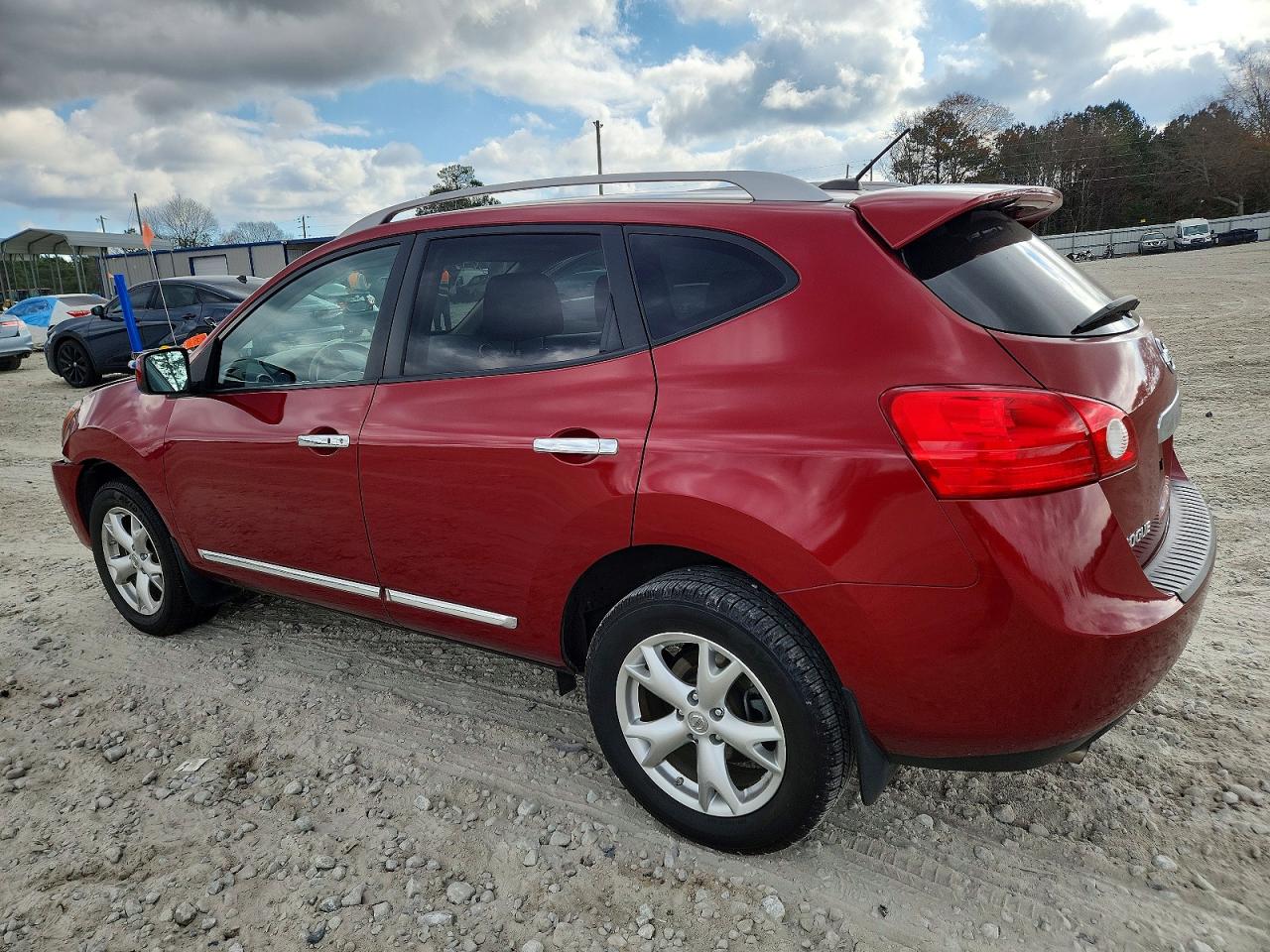 2011 NISSAN ROGUE S photo 2