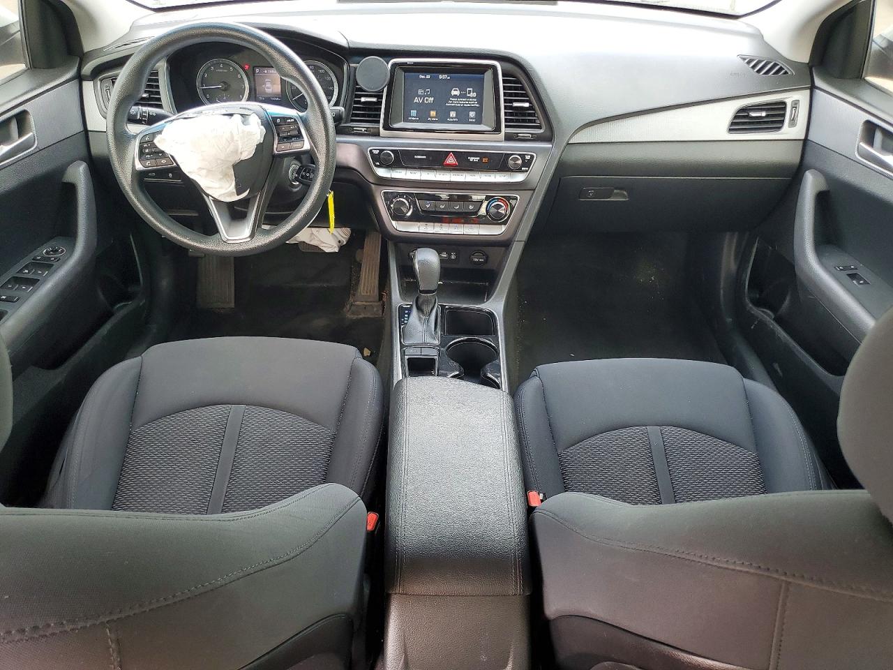 2018 HYUNDAI SONATA SE photo 8
