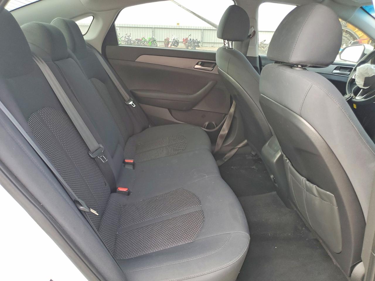2018 HYUNDAI SONATA SE photo 10