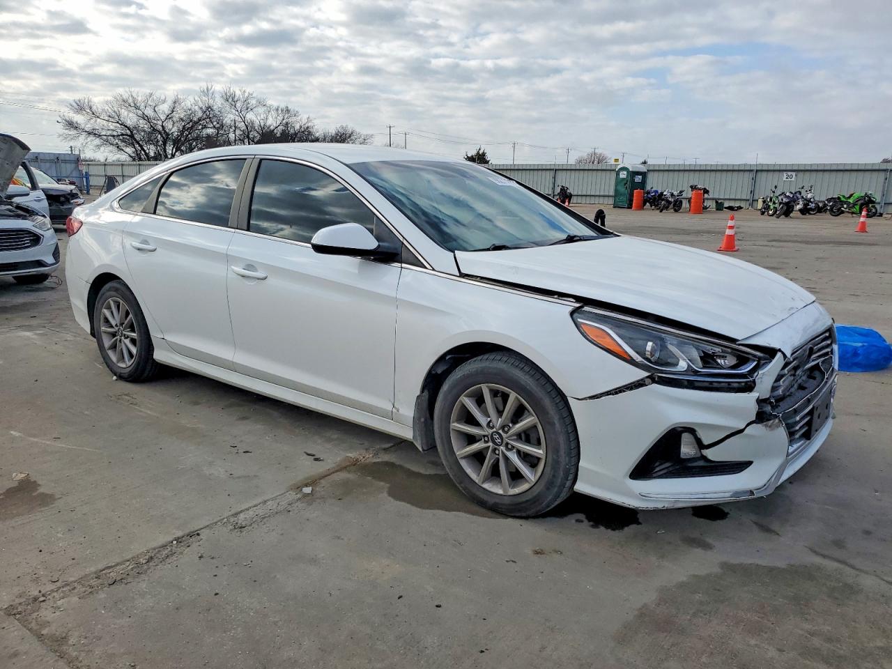 2018 HYUNDAI SONATA SE photo 4