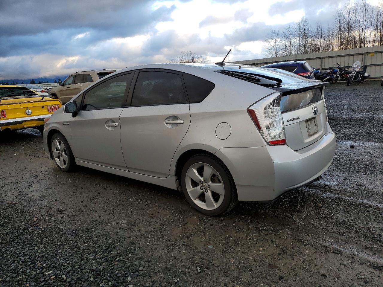 2010 TOYOTA PRIUS photo 2