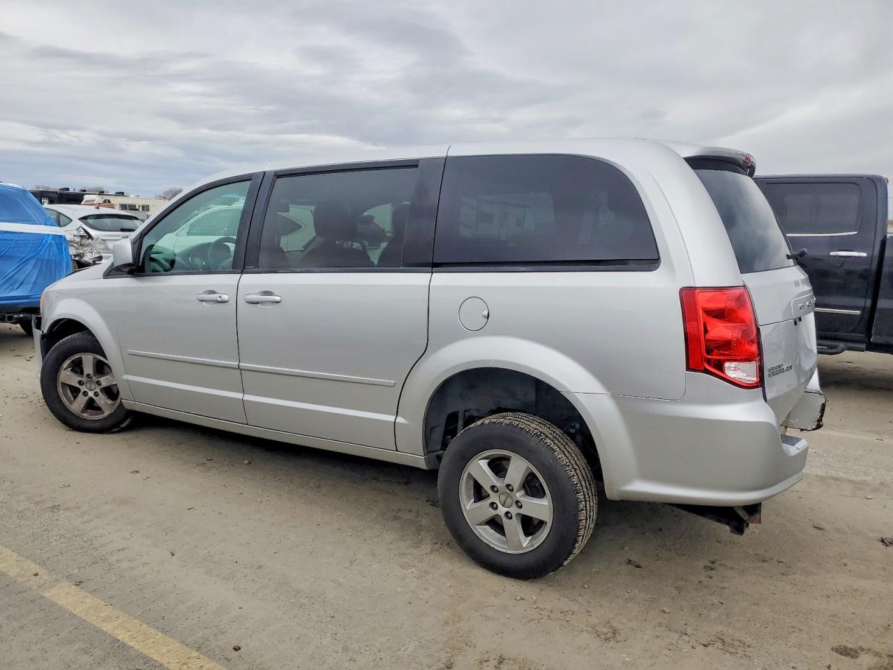 2012 DODGE GRAND CARAVAN SXT photo 2