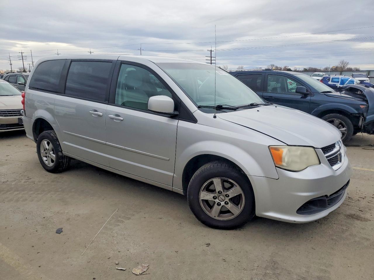 2012 DODGE GRAND CARAVAN SXT photo 4