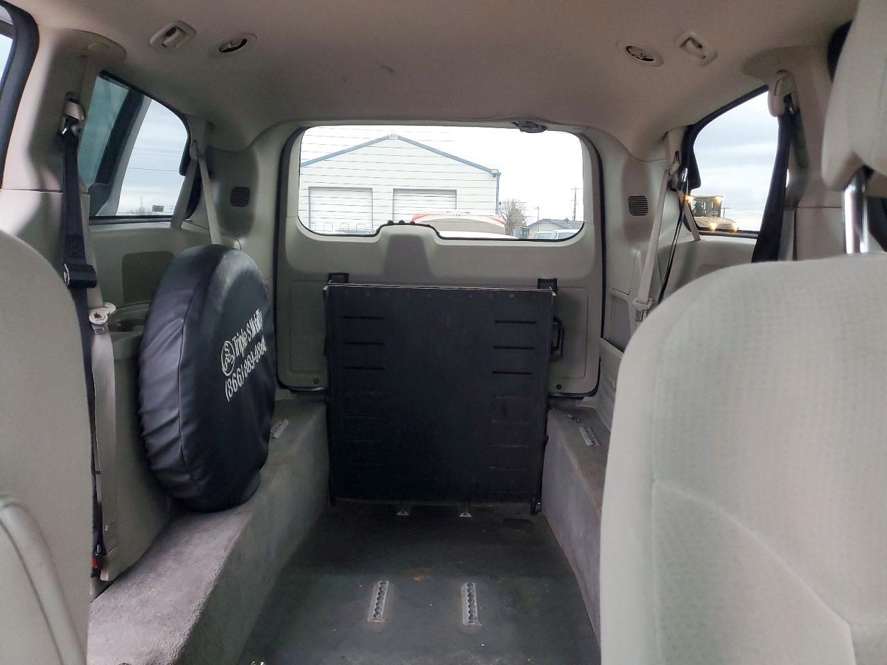 2012 DODGE GRAND CARAVAN SXT photo 10