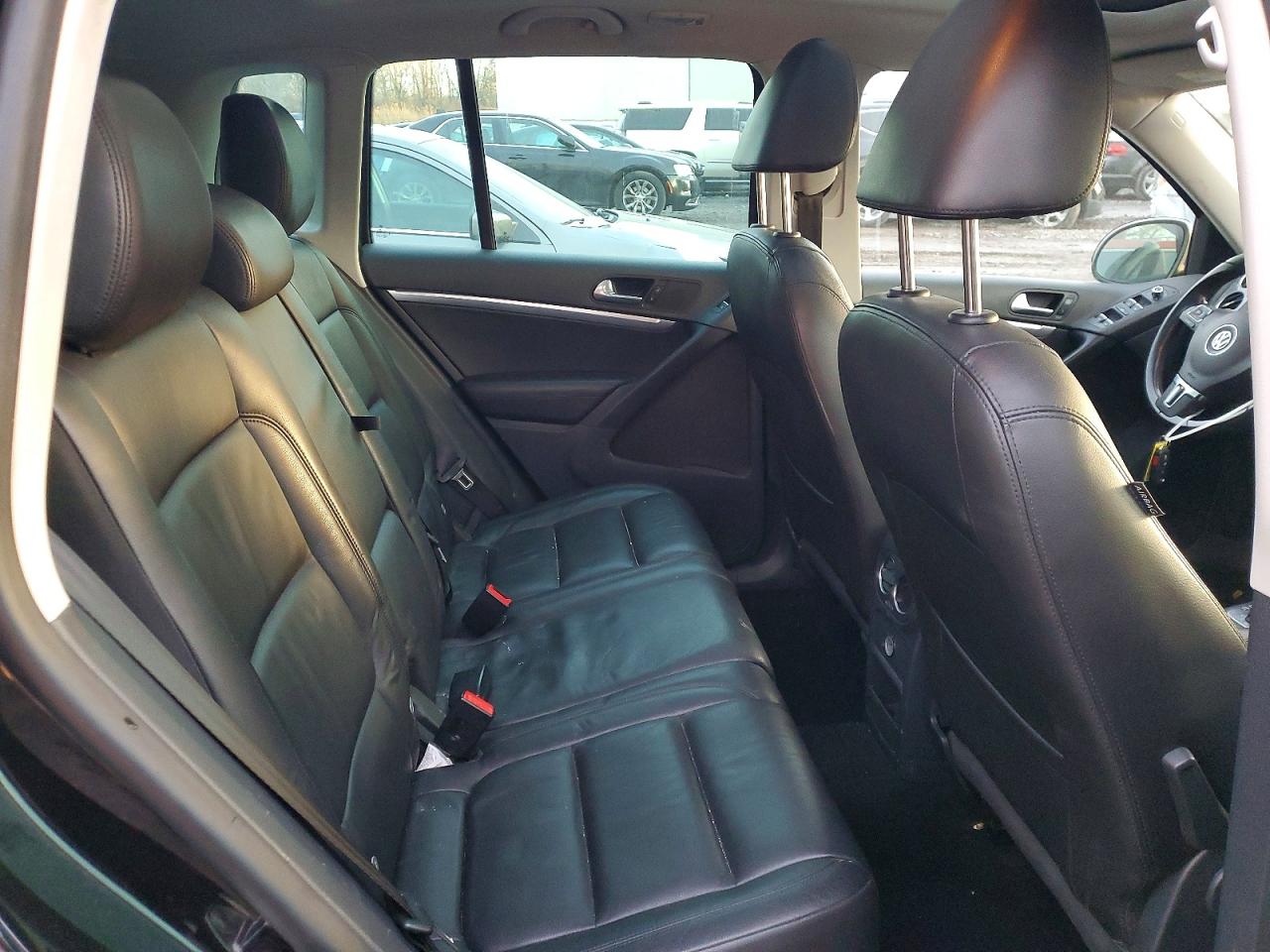 2012 VOLKSWAGEN TIGUAN S photo 11