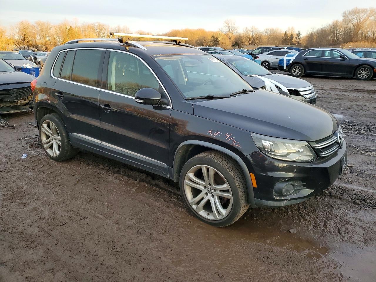2012 VOLKSWAGEN TIGUAN S photo 4
