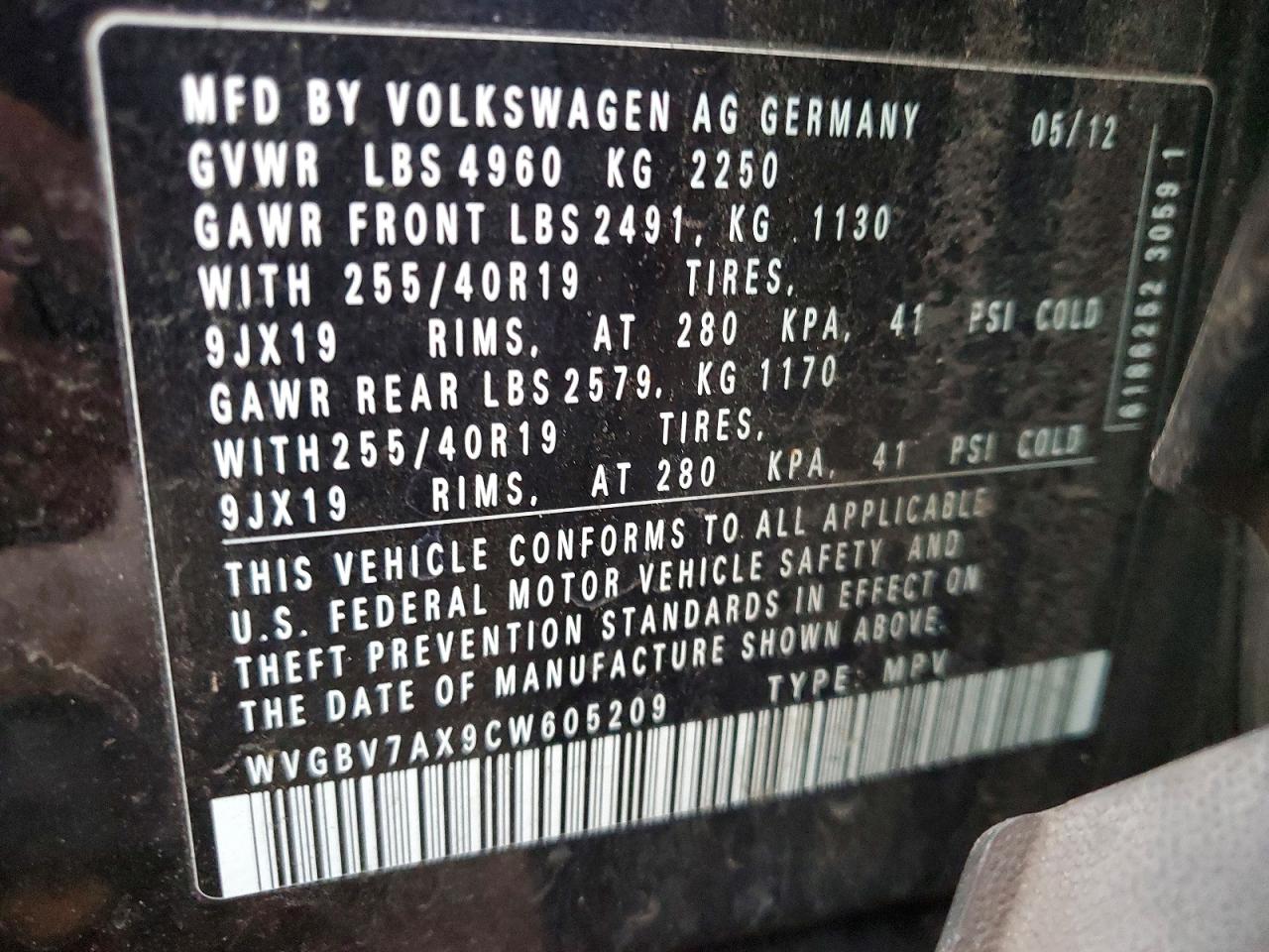 2012 VOLKSWAGEN TIGUAN S photo 13