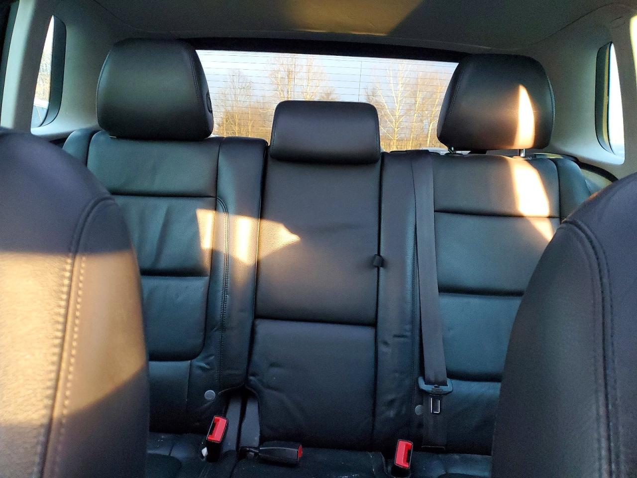 2012 VOLKSWAGEN TIGUAN S photo 10