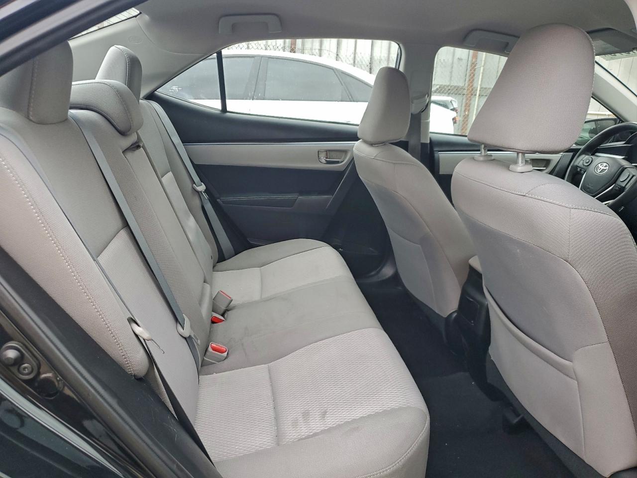 2015 TOYOTA COROLLA L photo 10
