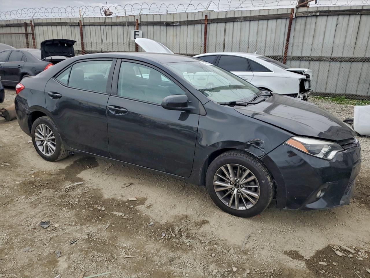 2015 TOYOTA COROLLA L photo 4