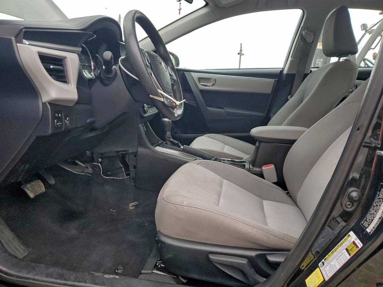 2015 TOYOTA COROLLA L photo 7