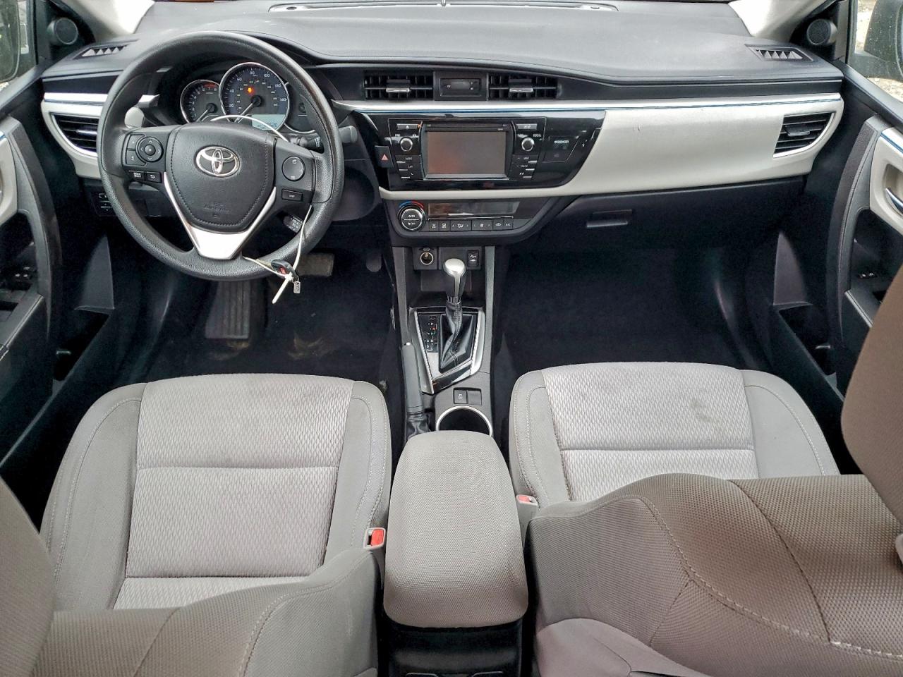 2015 TOYOTA COROLLA L photo 8