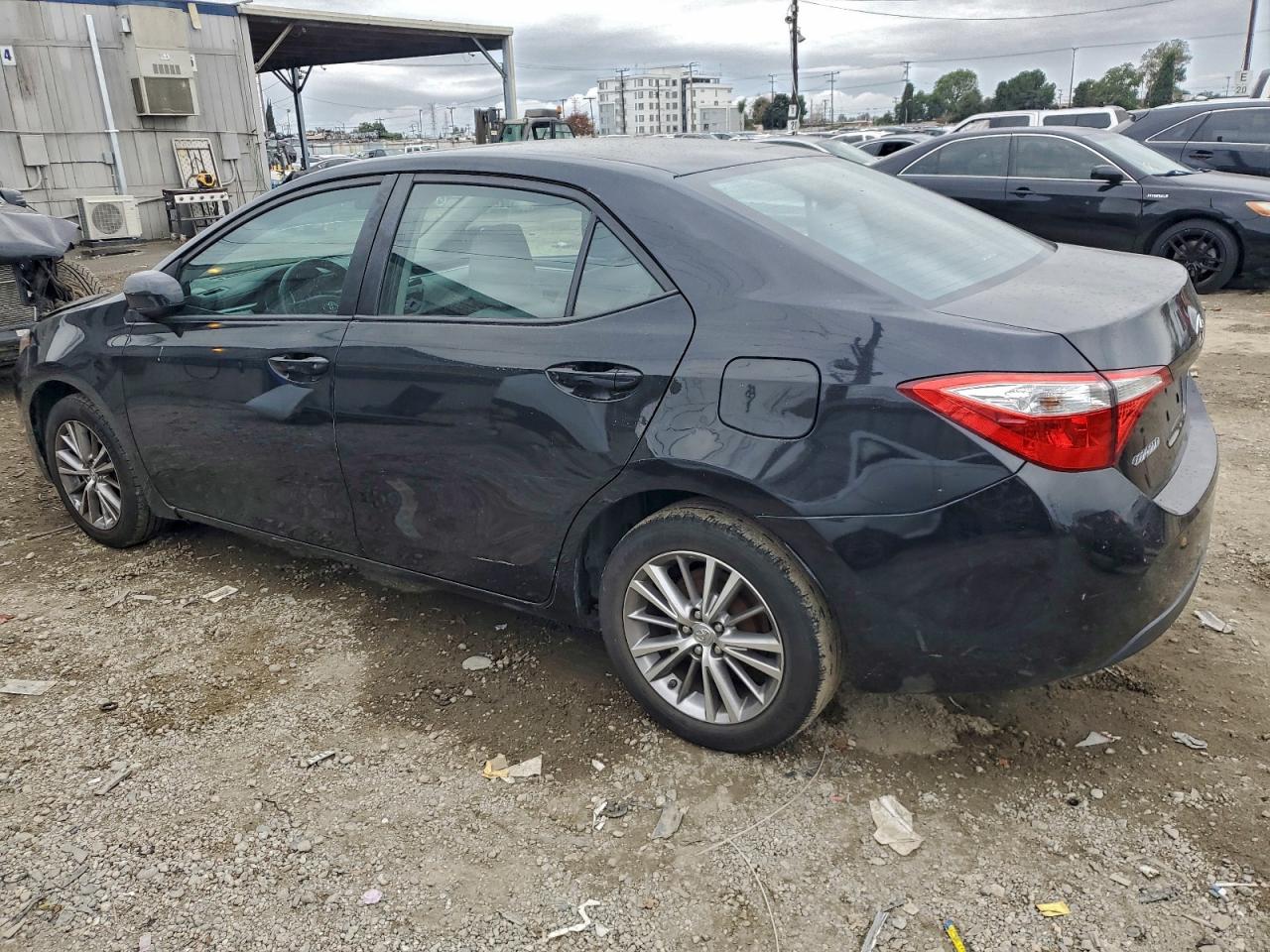 2015 TOYOTA COROLLA L photo 2