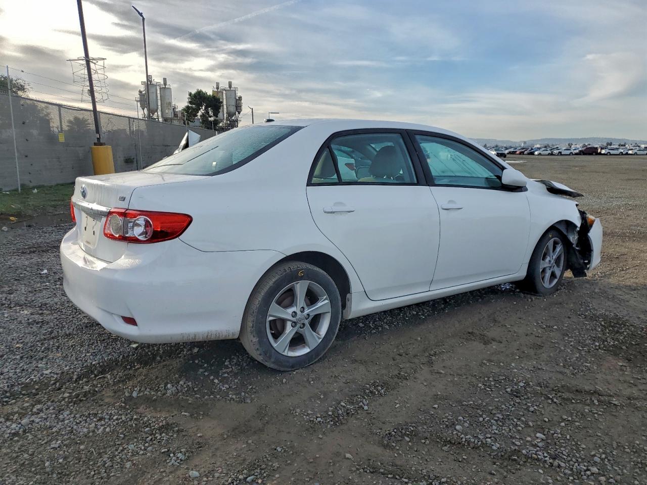 2012 TOYOTA COROLLA BASE photo 3