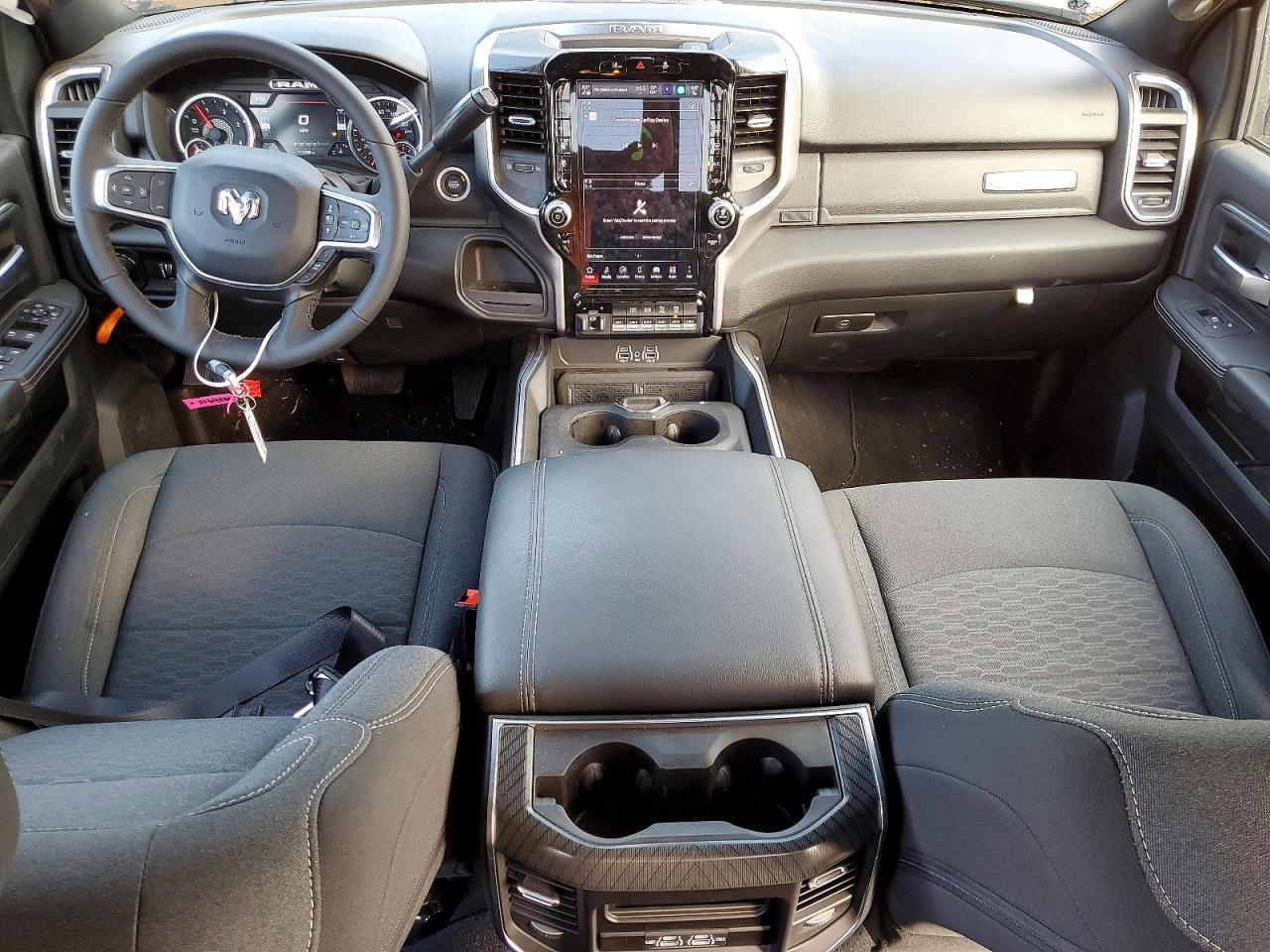 2025 RAM 2500 photo 8